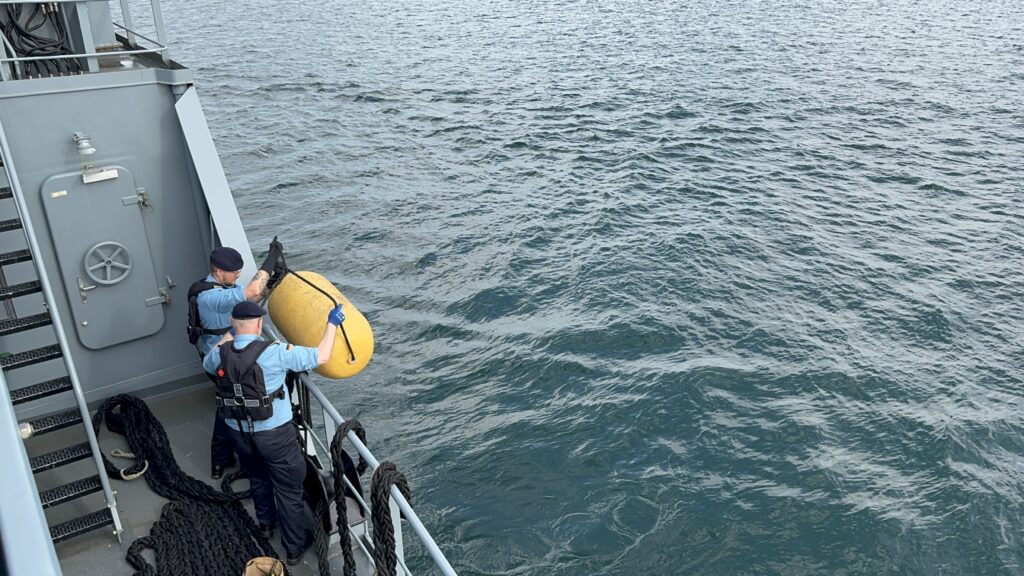 Anlegen der Folttendienstbootes